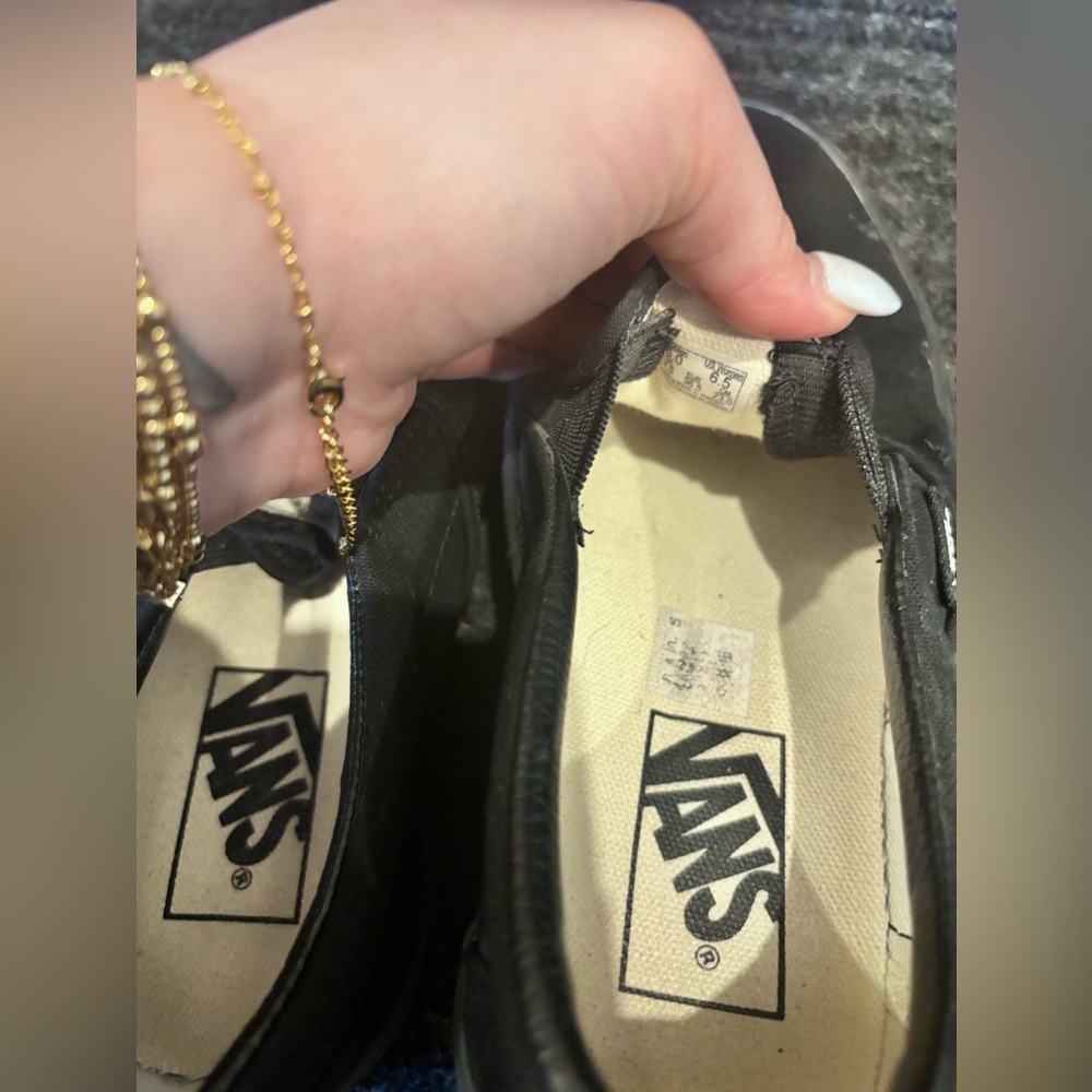 Vans - Picture 6 of 6